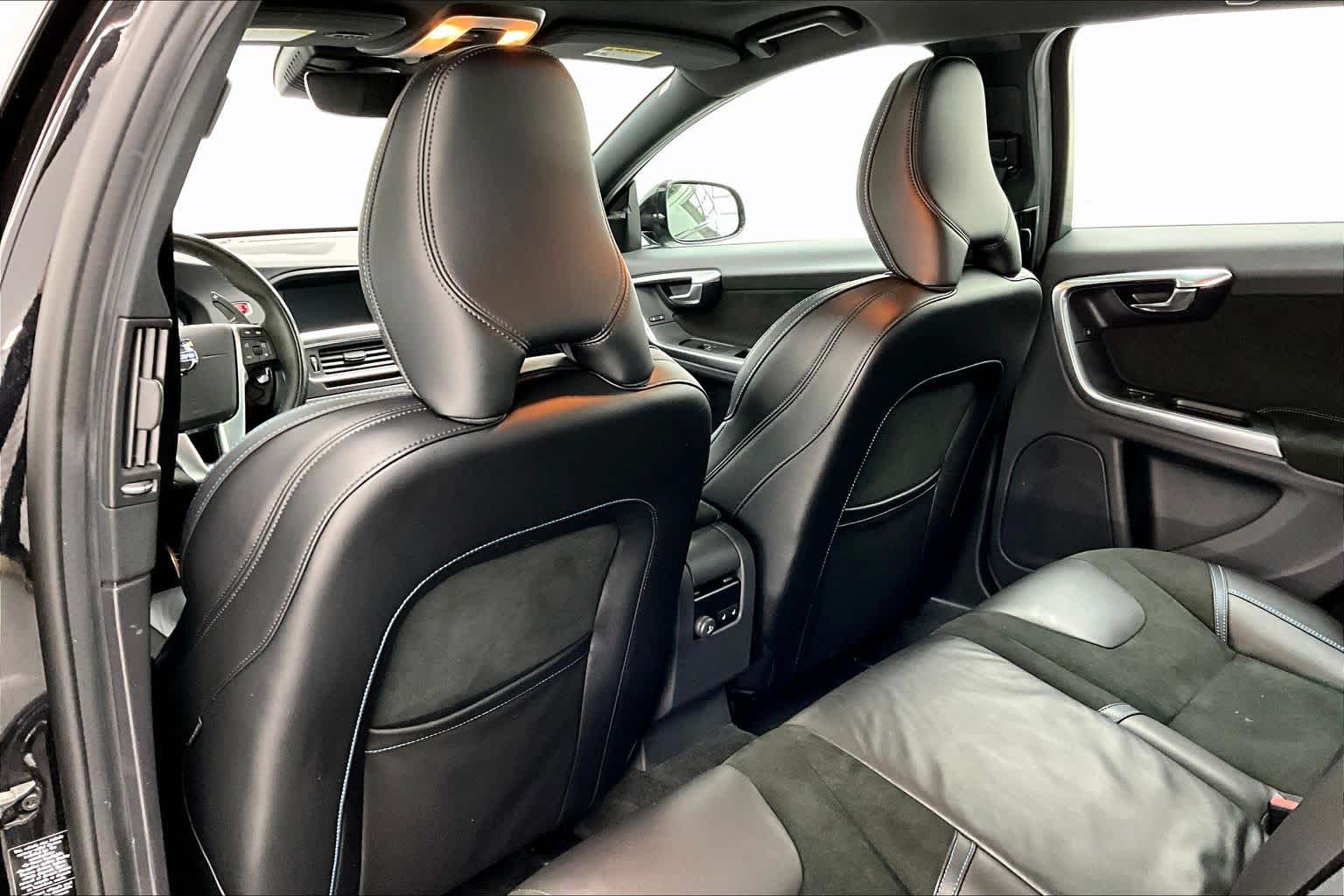 Thumbnail: 2017 Volvo V60 - 12