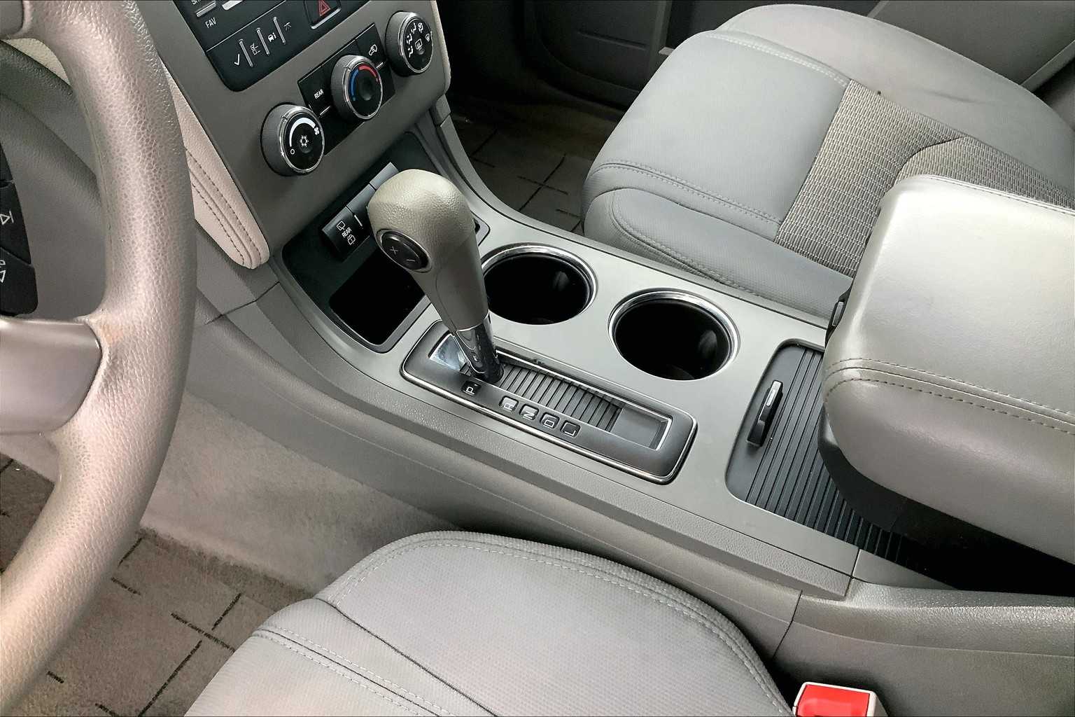 Thumbnail: 2014 Chevrolet Traverse - 17