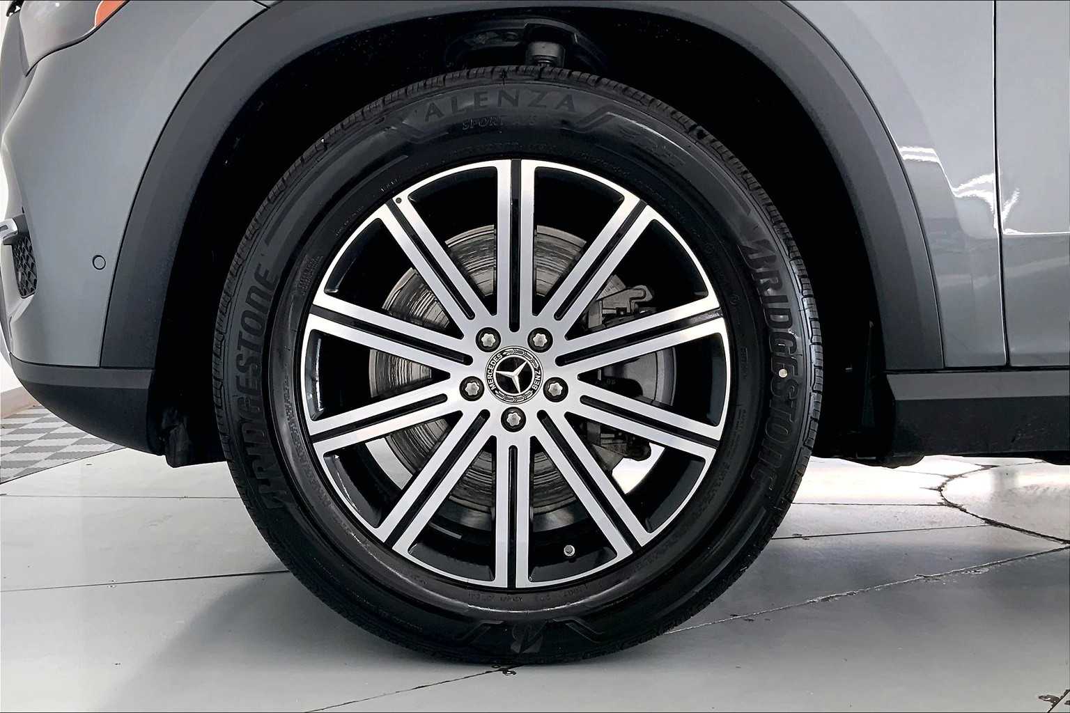 Thumbnail: 2025 Mercedes-Benz GLE - 8