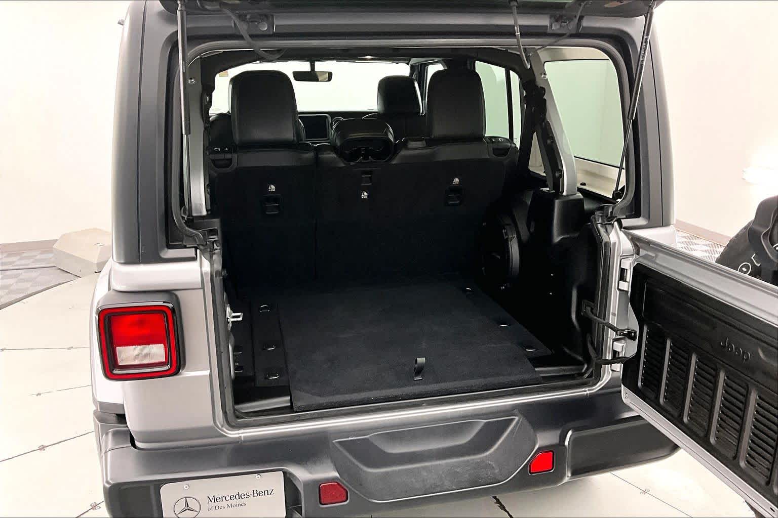 Thumbnail: 2018 Jeep Wrangler - 19