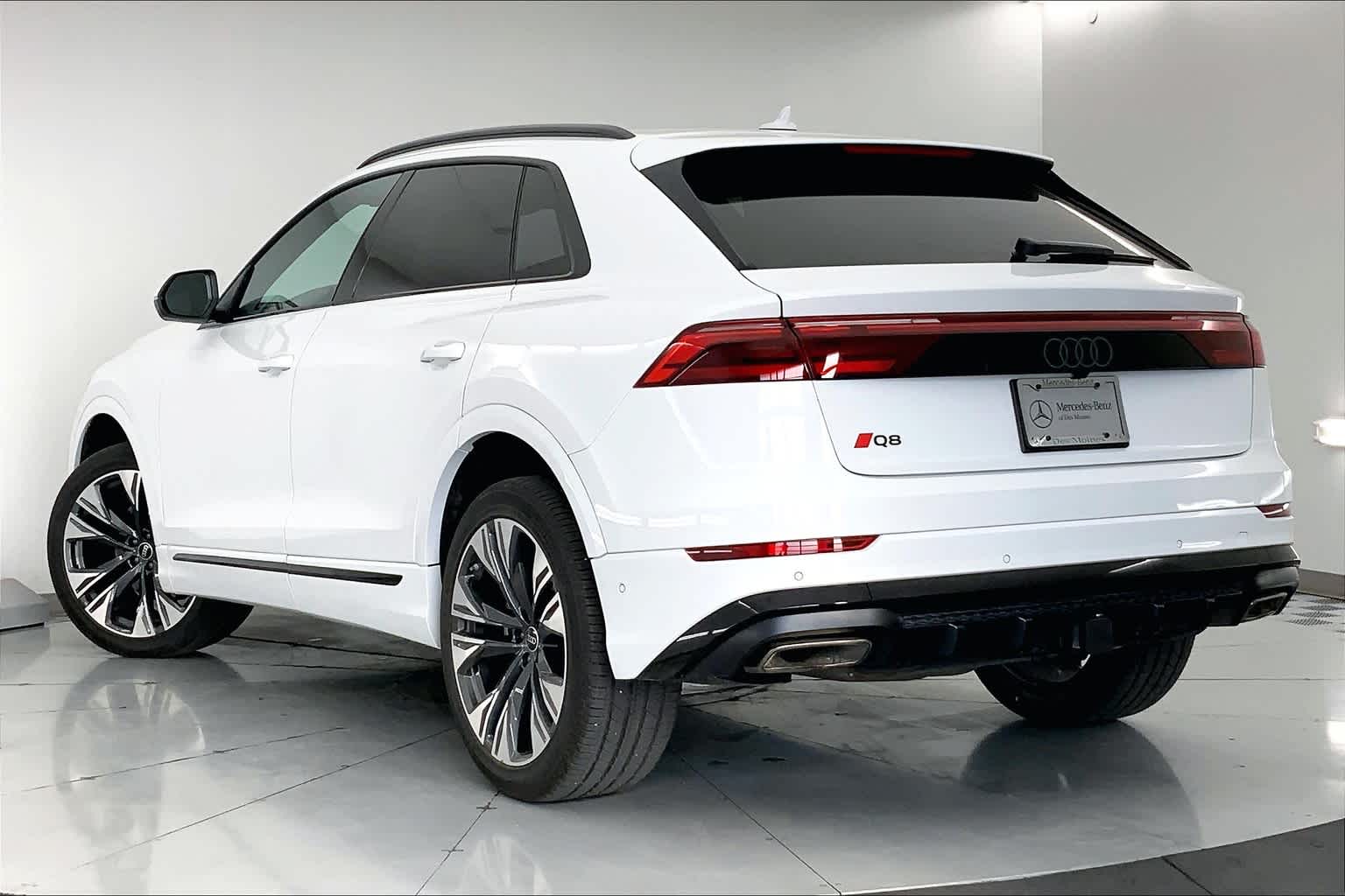 Thumbnail: 2024 Audi Q8 - 4