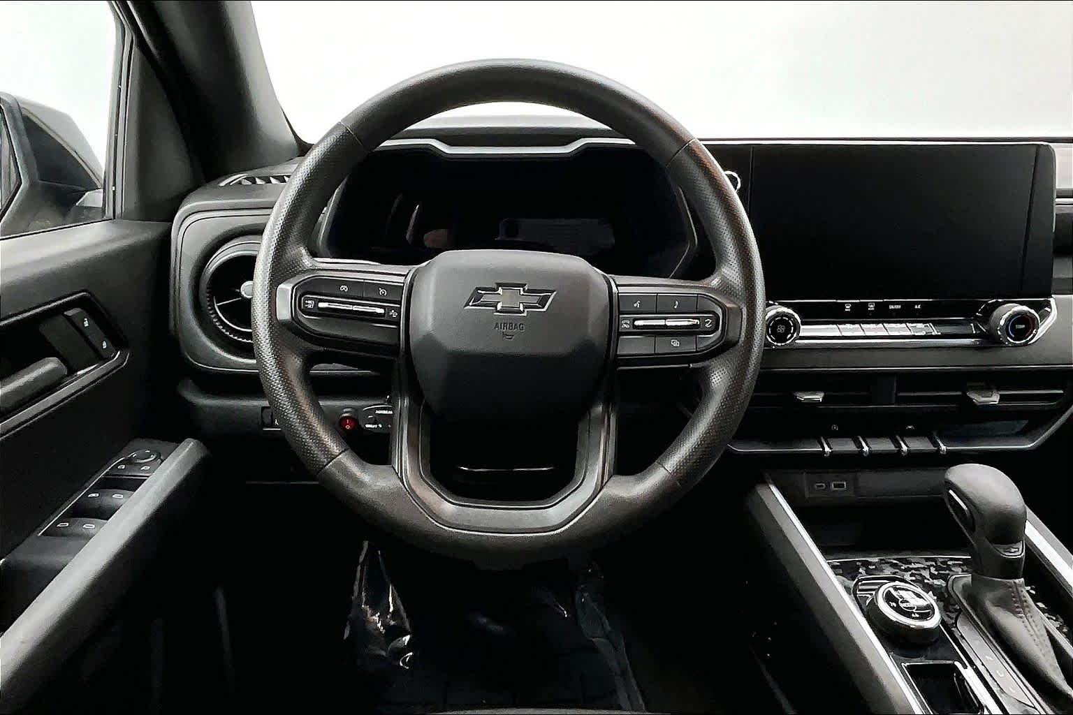 Thumbnail: 2023 Chevrolet Colorado - 15