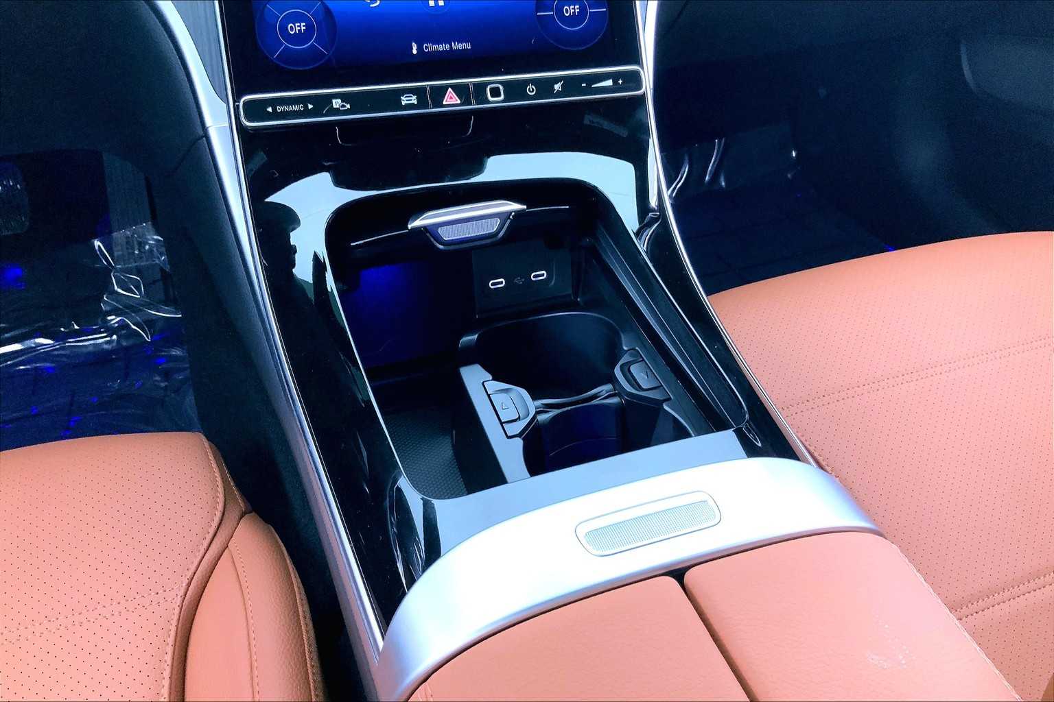 Thumbnail: 2025 Mercedes-Benz C-Class - 23