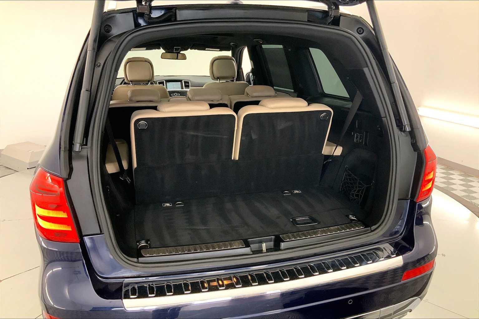 Thumbnail: 2016 Mercedes-Benz GL-Class - 19