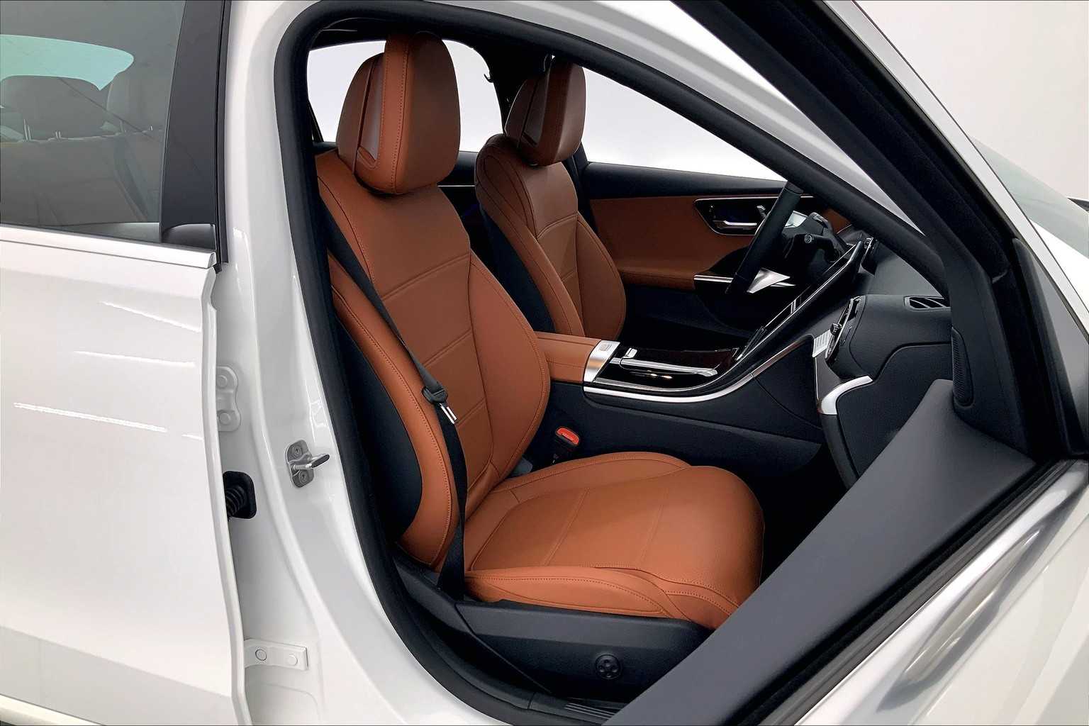 Thumbnail: 2025 Mercedes-Benz C-Class - 14