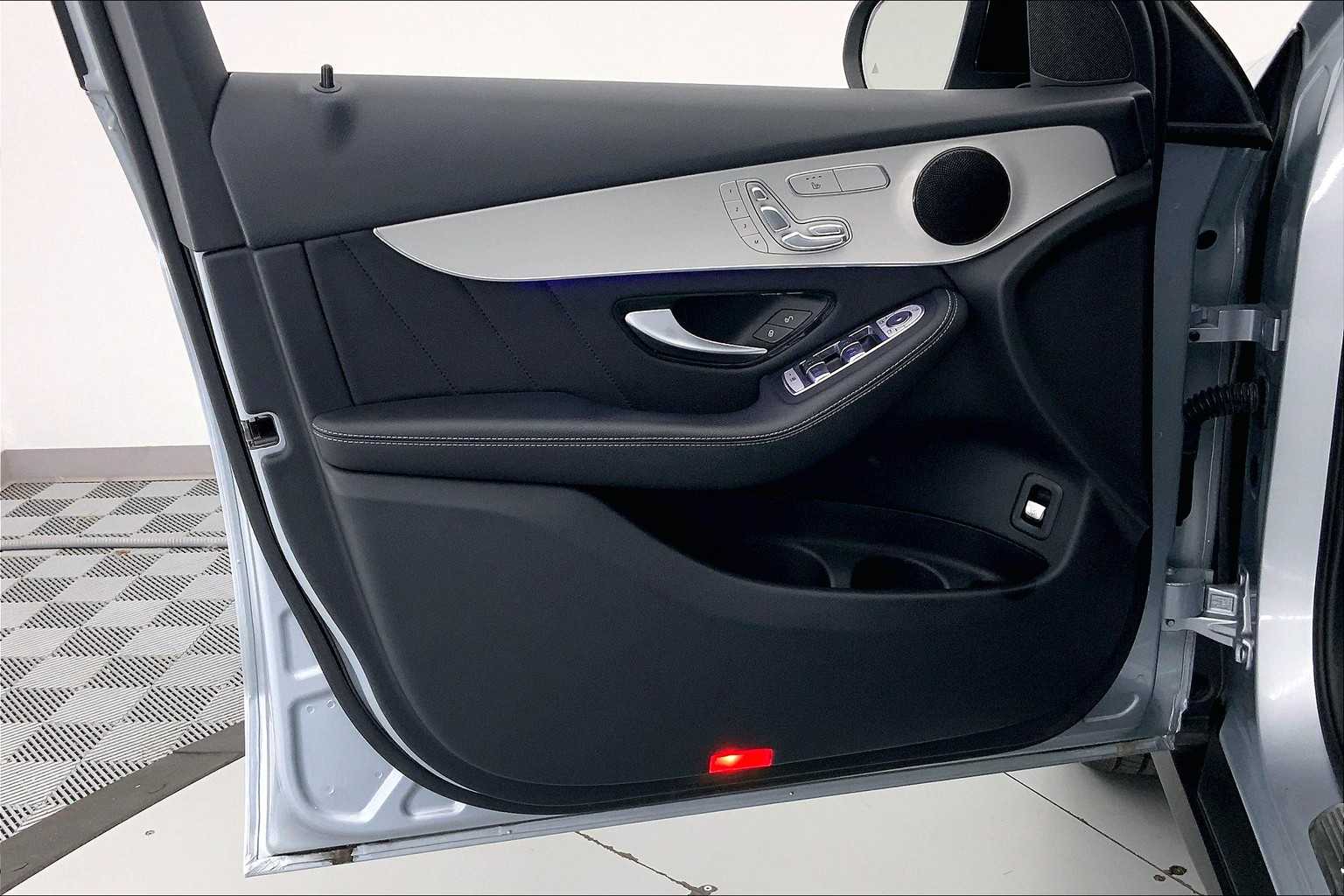 Thumbnail: 2022 Mercedes-Benz GLC - 23