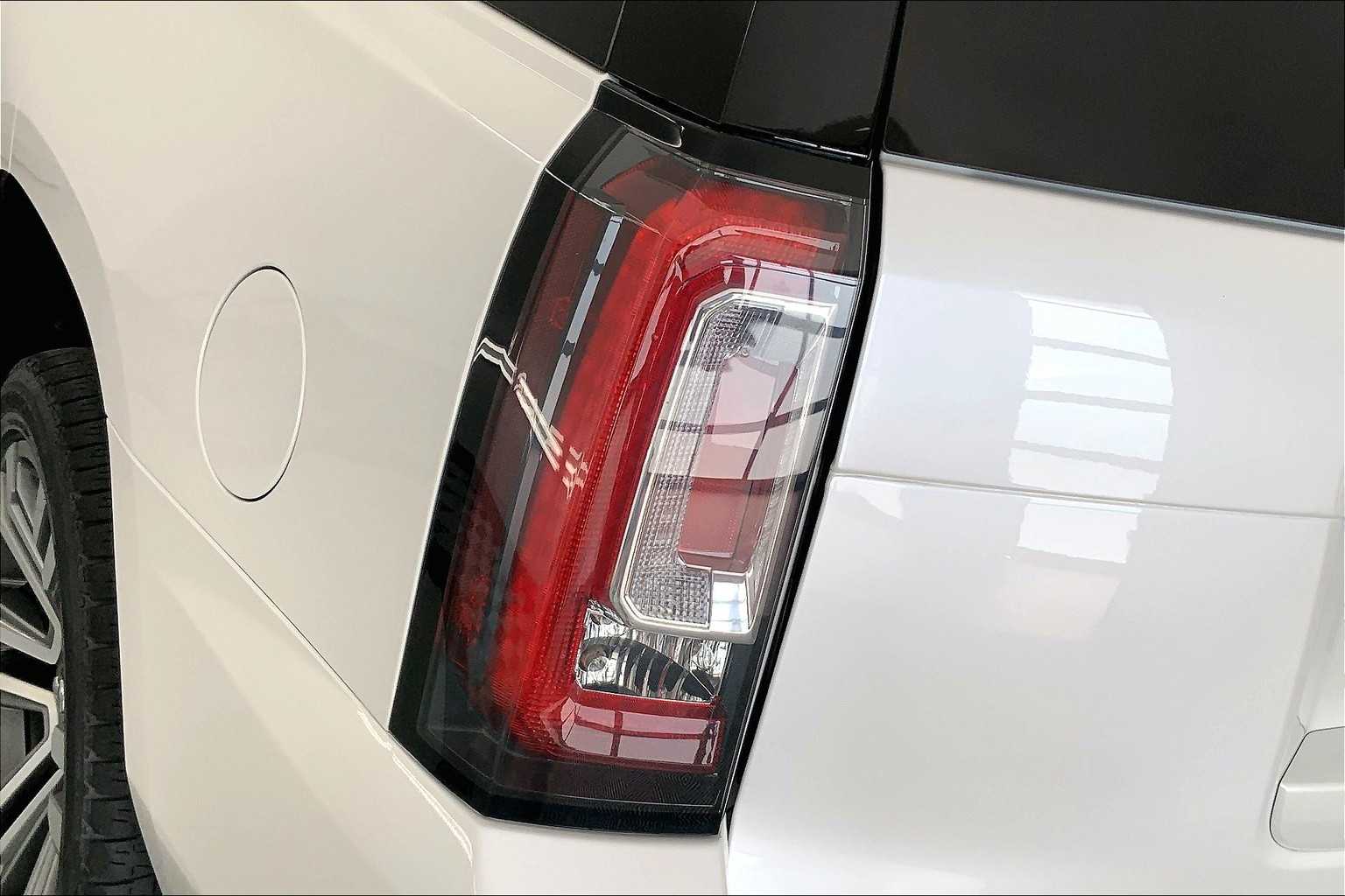 2018 GMC Yukon Denali 25