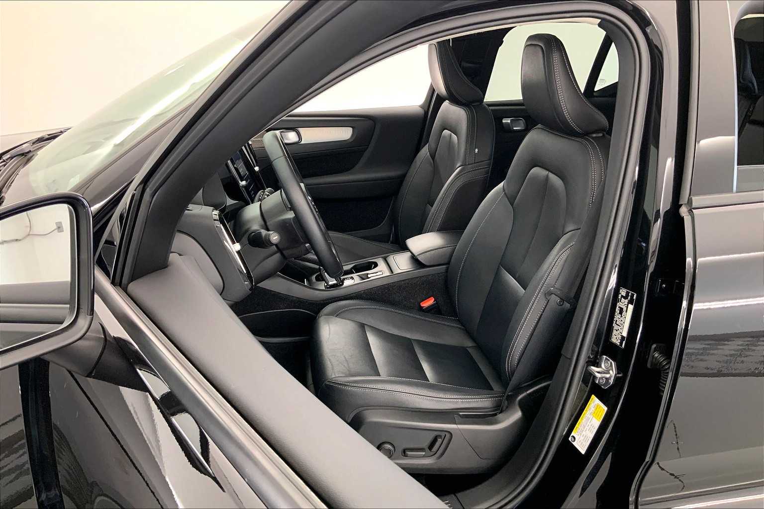 Thumbnail: 2020 Volvo XC40 - 11