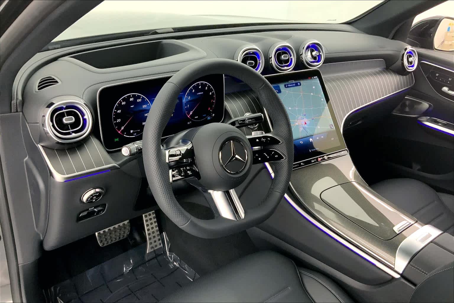 2025 Mercedes-Benz GLC 300 2