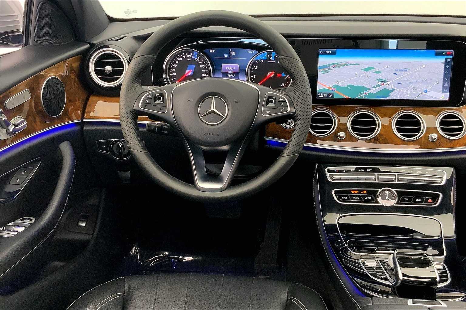 Thumbnail: 2017 Mercedes-Benz E-Class - 15