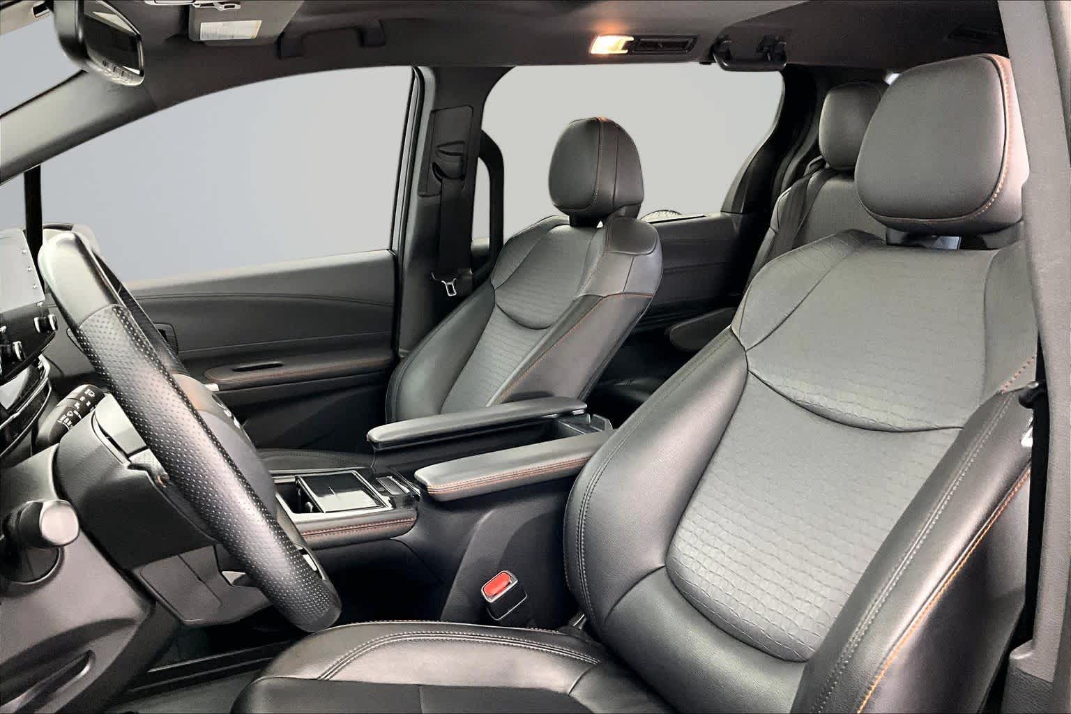 Thumbnail: 2021 Toyota Sienna - 10