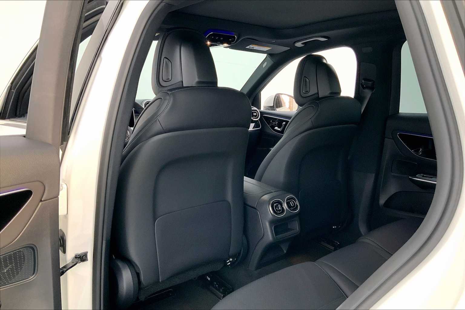 Thumbnail: 2026 Mercedes-Benz GLC - 12