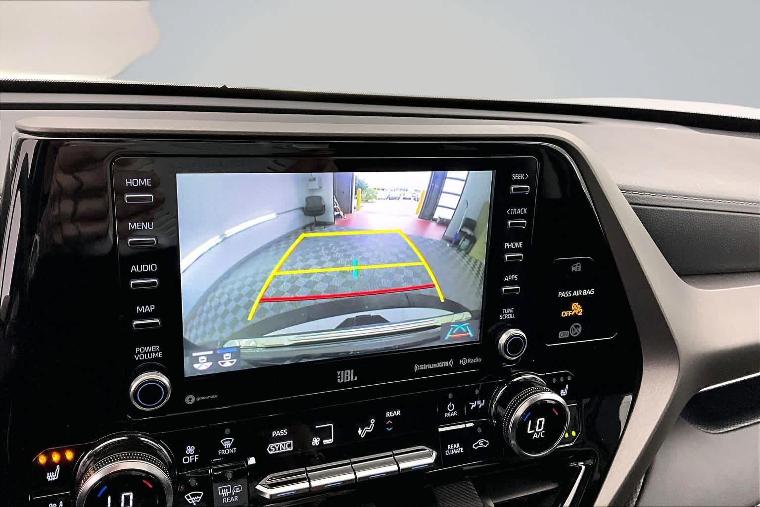Thumbnail: 2022 Toyota Highlander - 20