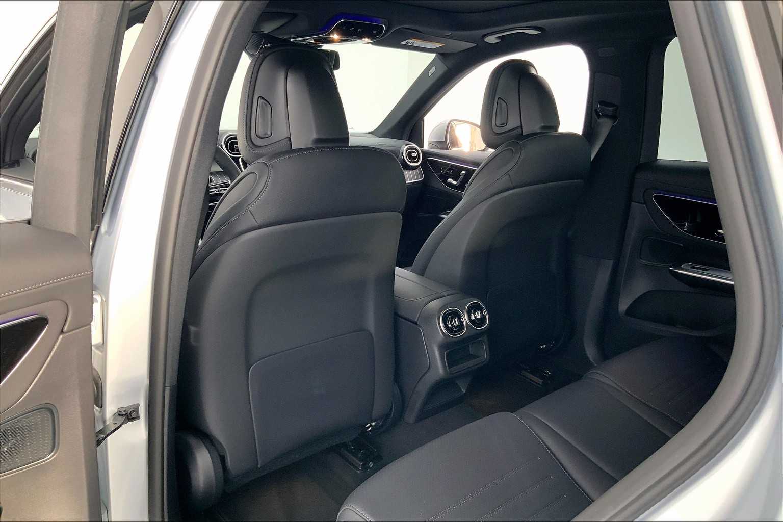 Thumbnail: 2025 Mercedes-Benz GLC - 12