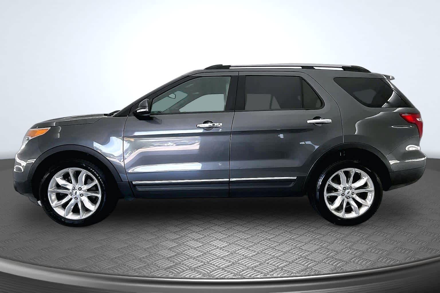 Thumbnail: 2015 Ford Explorer - 3