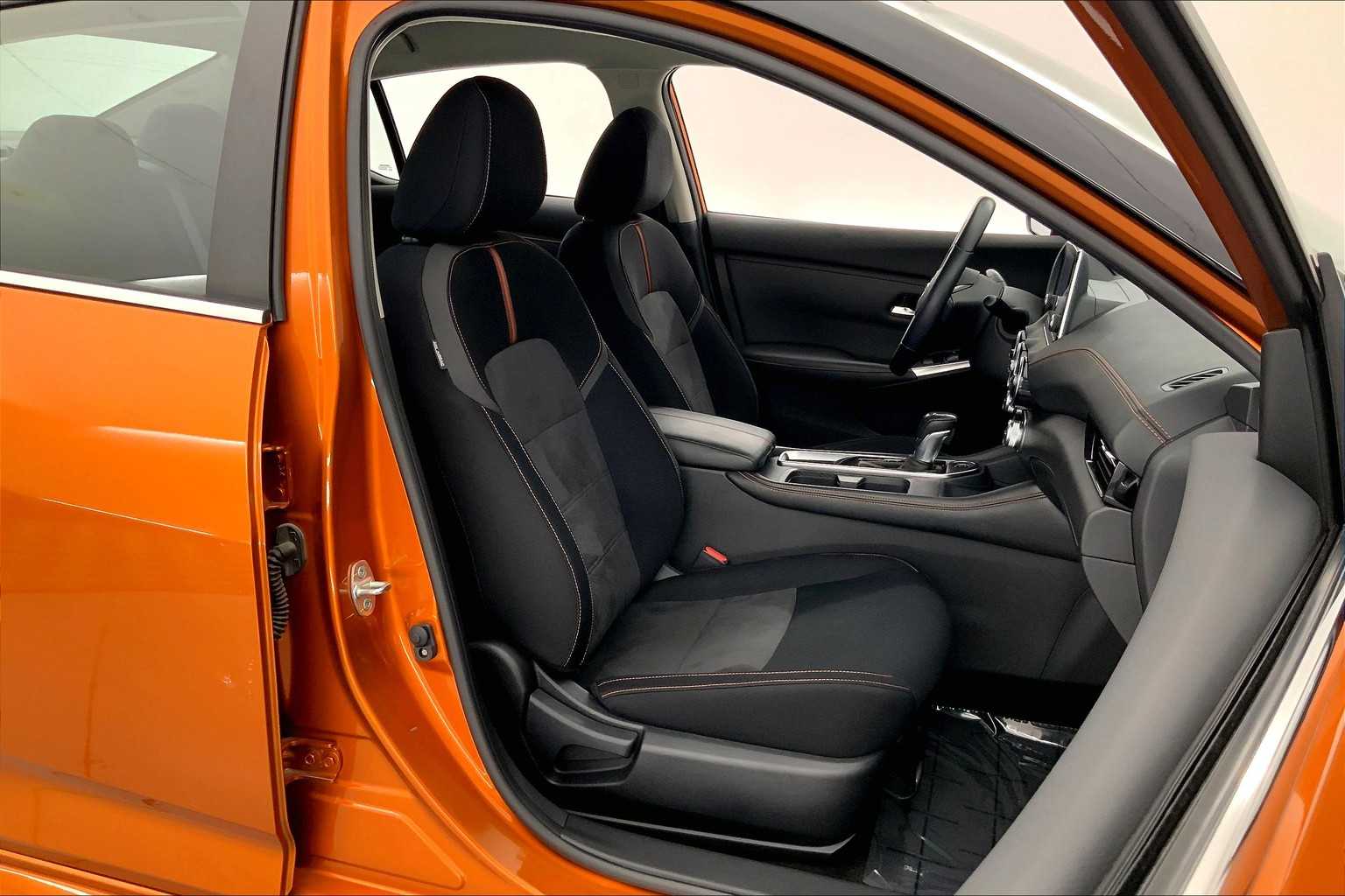 Thumbnail: 2020 Nissan Sentra - 14