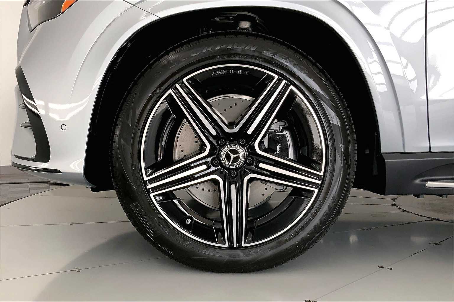 Thumbnail: 2026 Mercedes-Benz GLE - 8