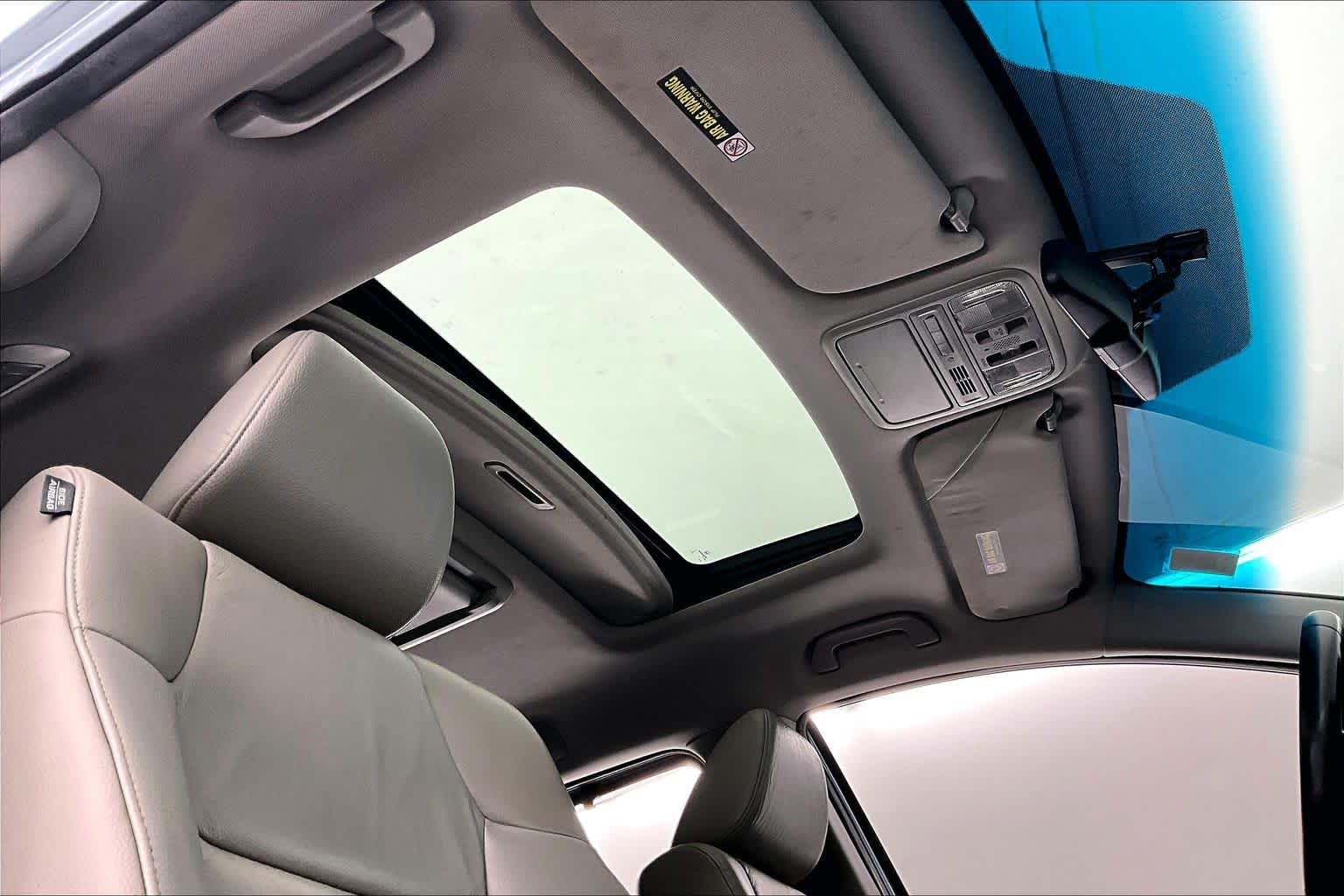 Thumbnail: 2011 Honda Odyssey - 22