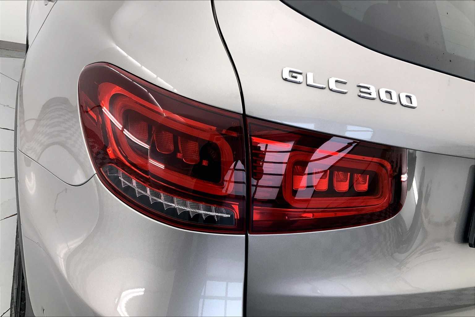 Thumbnail: 2022 Mercedes-Benz GLC - 25
