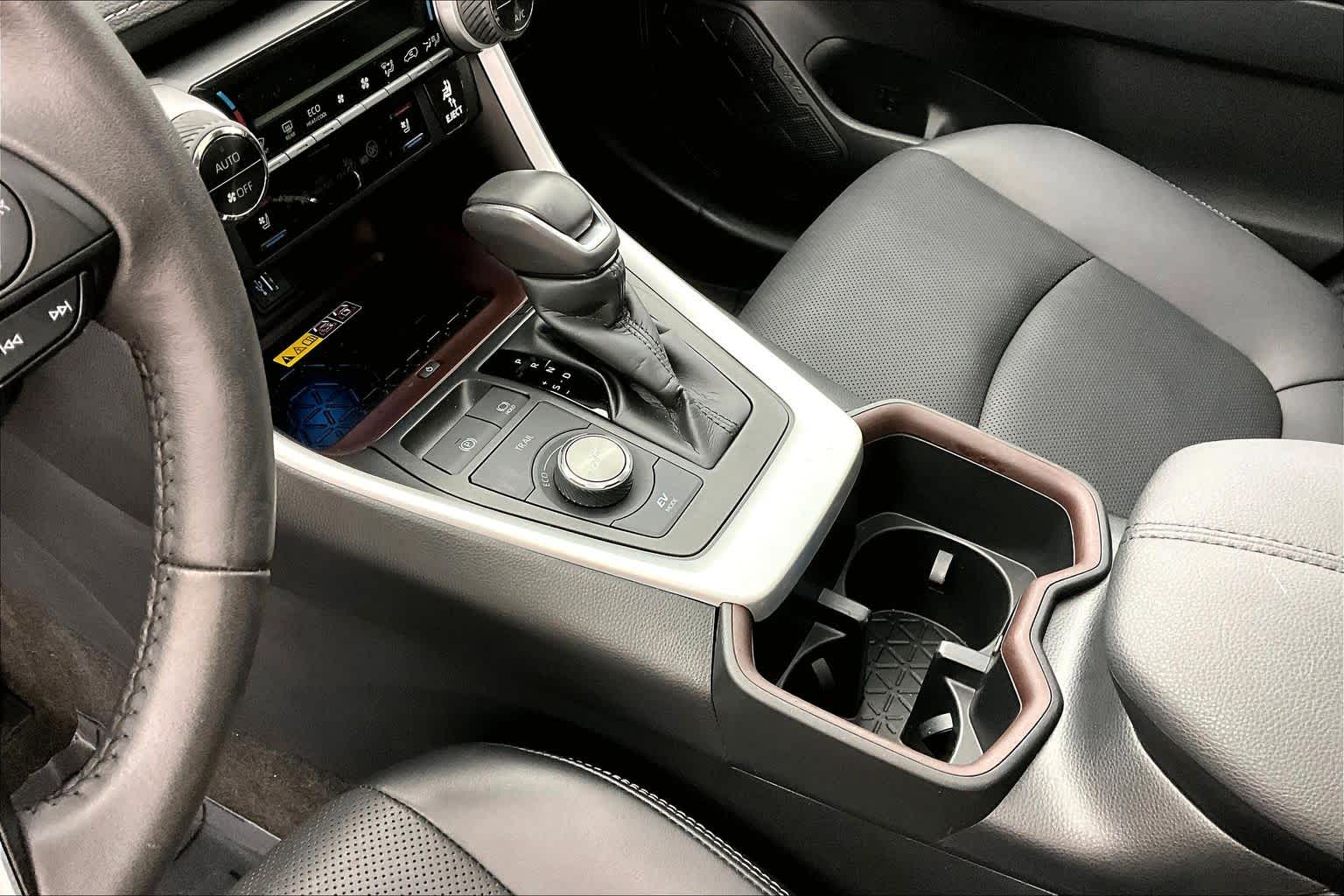 Thumbnail: 2023 Toyota RAV4 - 17