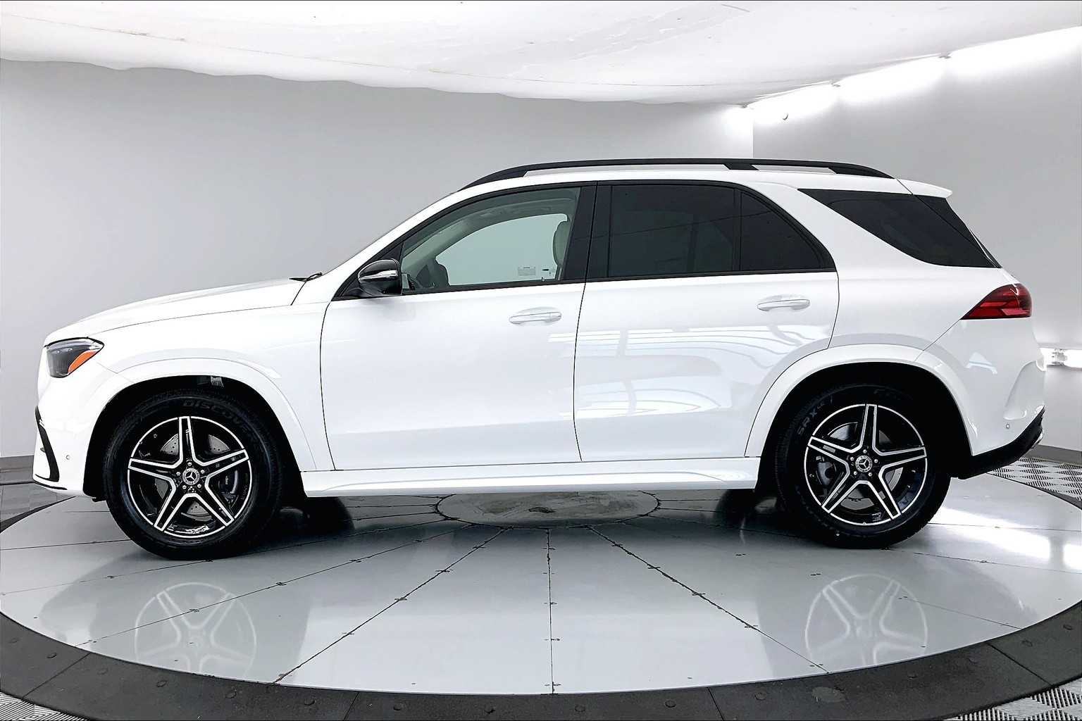 Thumbnail: 2025 Mercedes-Benz GLE - 3