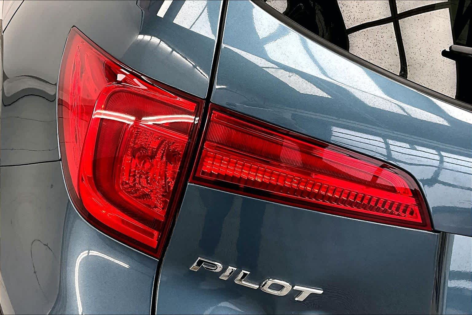 Thumbnail: 2018 Honda Pilot - 25