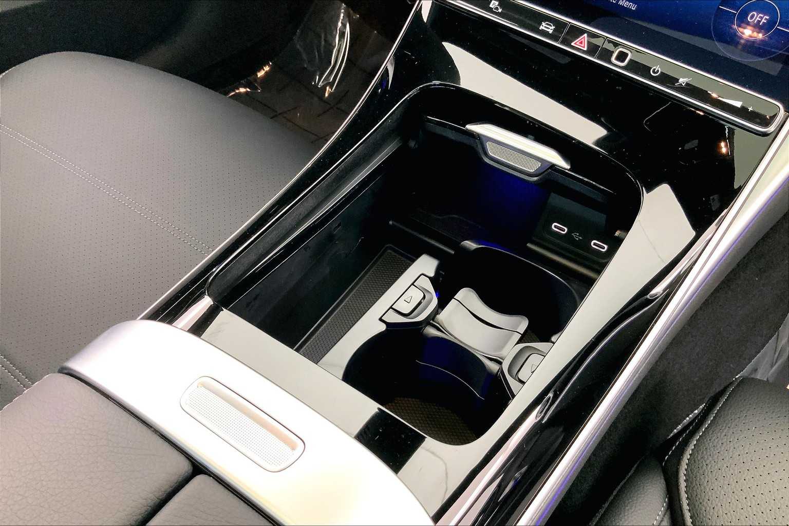 Thumbnail: 2025 Mercedes-Benz C-Class - 23