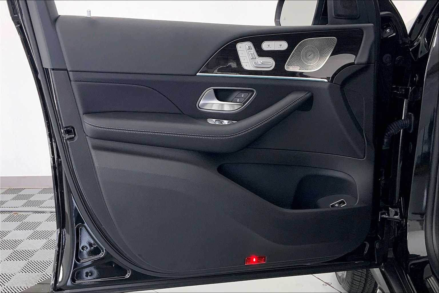 Thumbnail: 2023 Mercedes-Benz GLE - 23