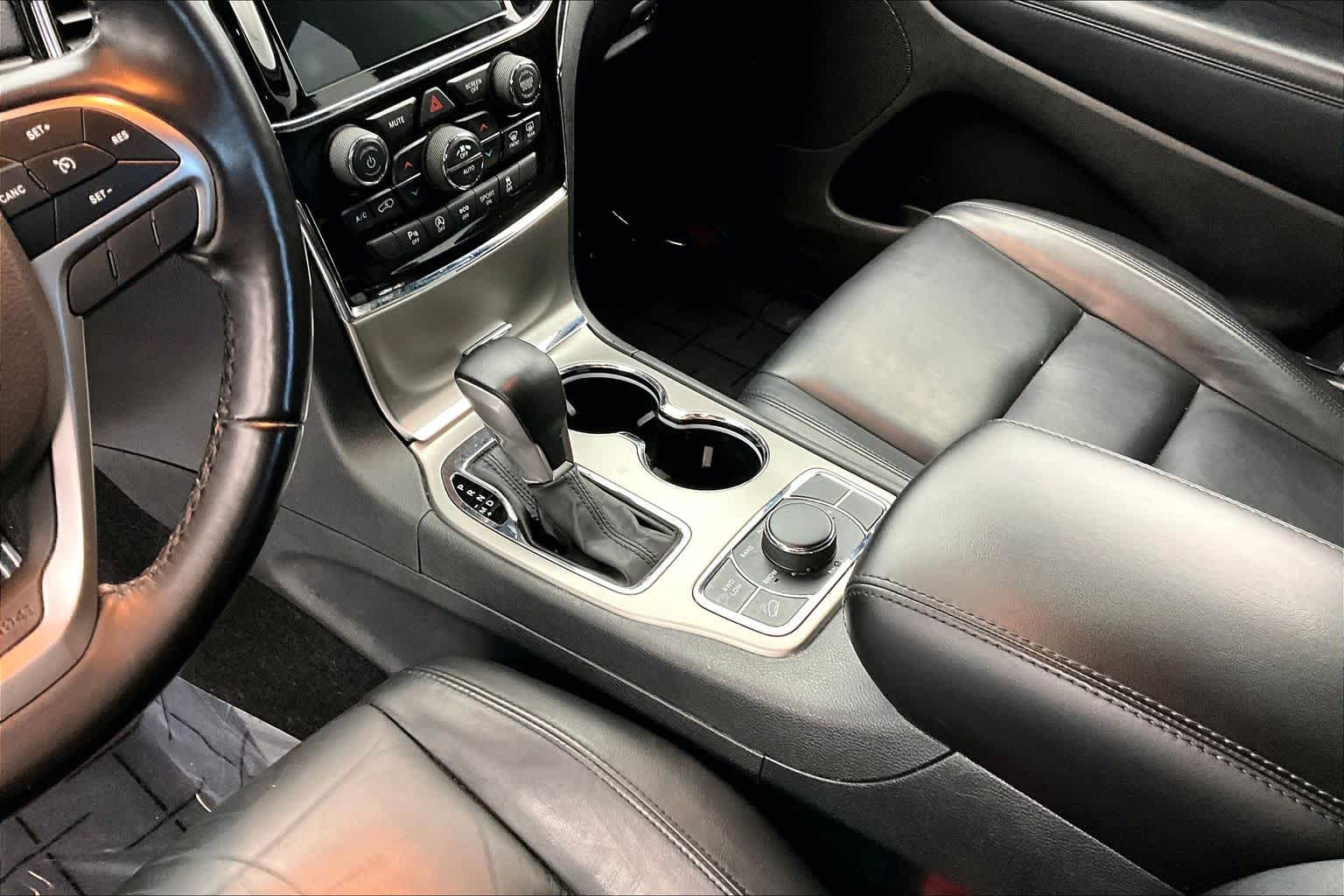 Thumbnail: 2021 Jeep Grand Cherokee - 17
