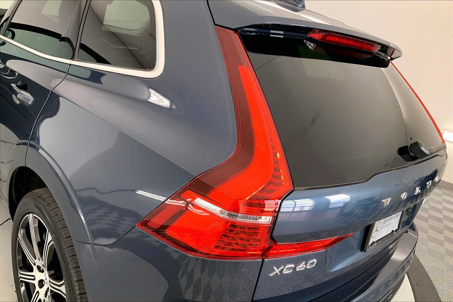 Thumbnail: 2019 Volvo XC60 - 25