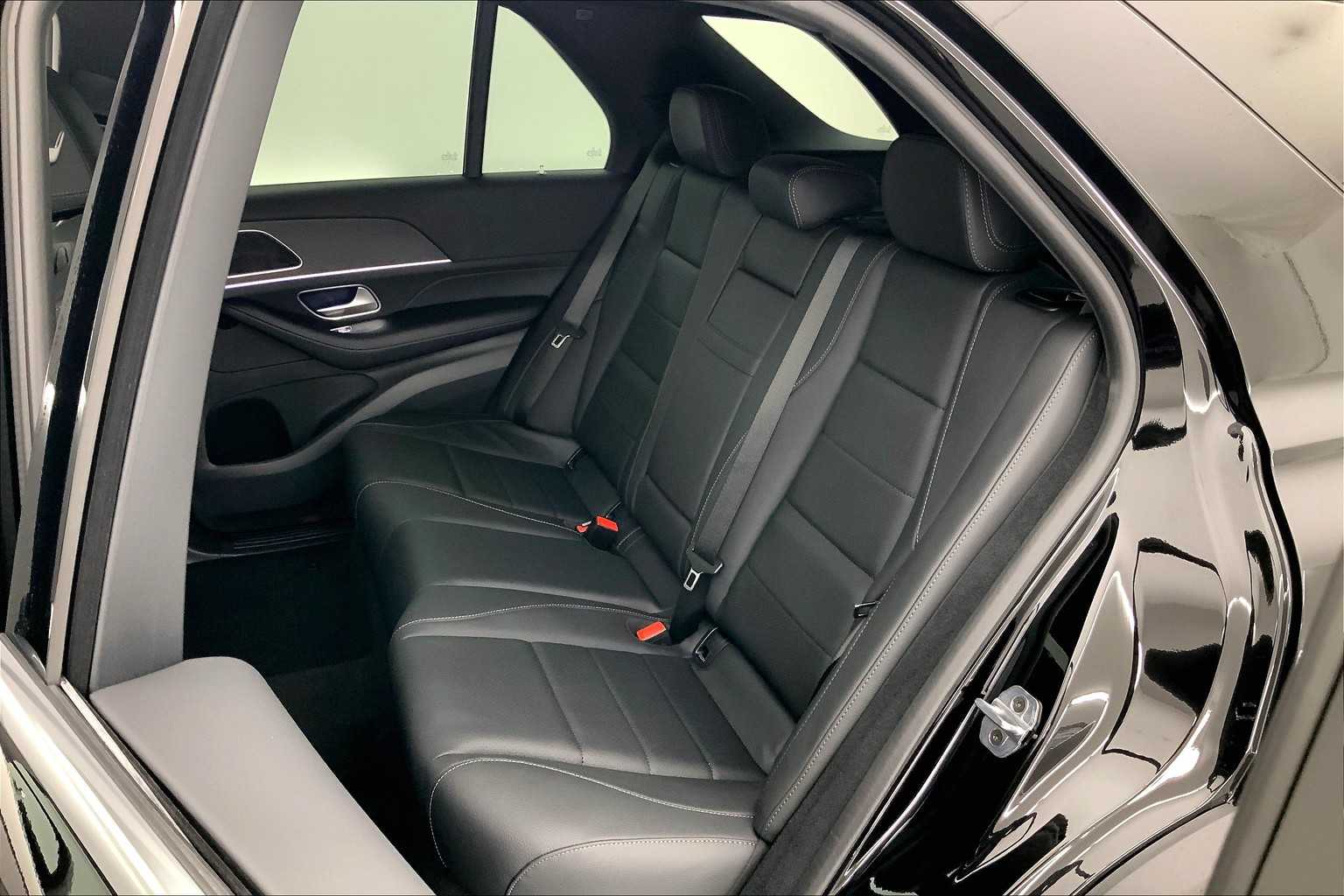 Thumbnail: 2025 Mercedes-Benz GLE - 13