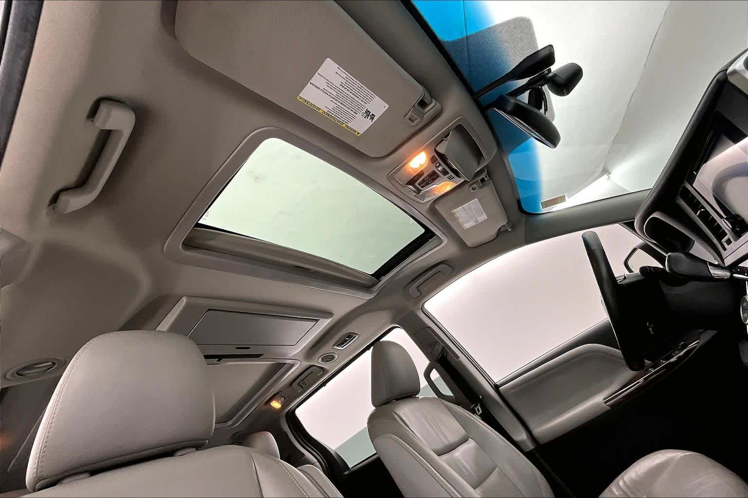 Thumbnail: 2017 Toyota Sienna - 22