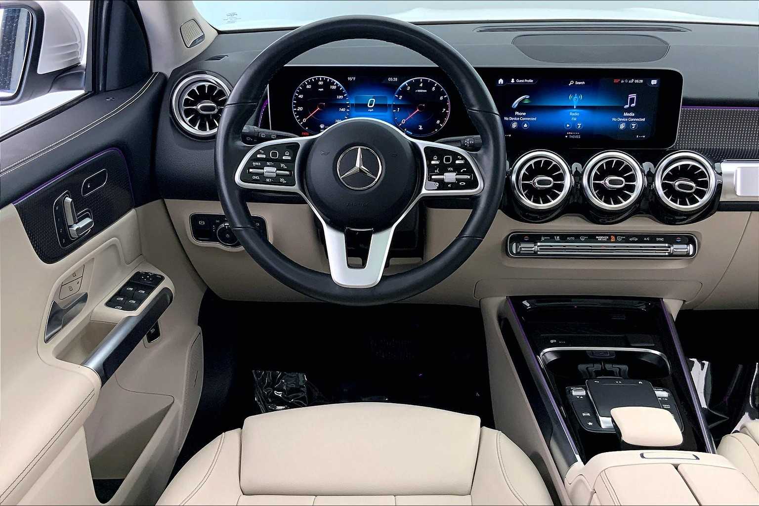 Thumbnail: 2021 Mercedes-Benz GLB - 15