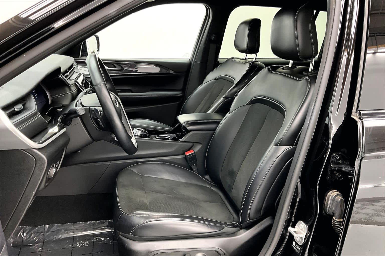 Thumbnail: 2021 Jeep Grand Cherokee L - 11