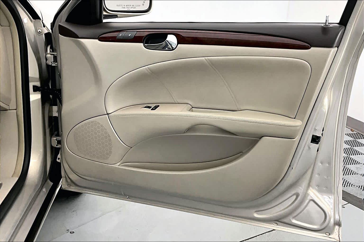 Thumbnail: 2008 Buick Lucerne - 23