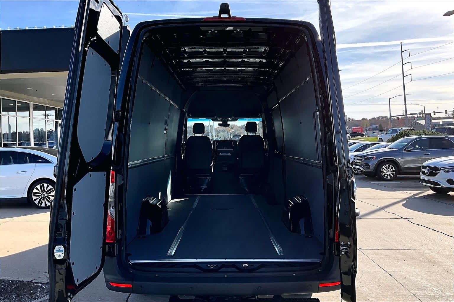 Thumbnail: 2026 Mercedes-Benz Sprinter - 18