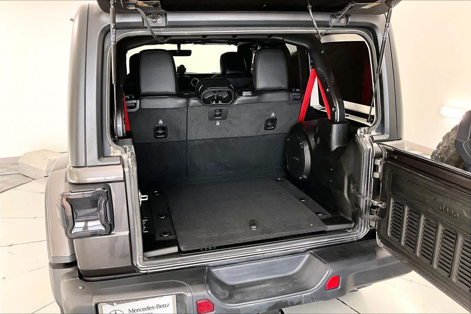 Thumbnail: 2020 Jeep Wrangler - 18