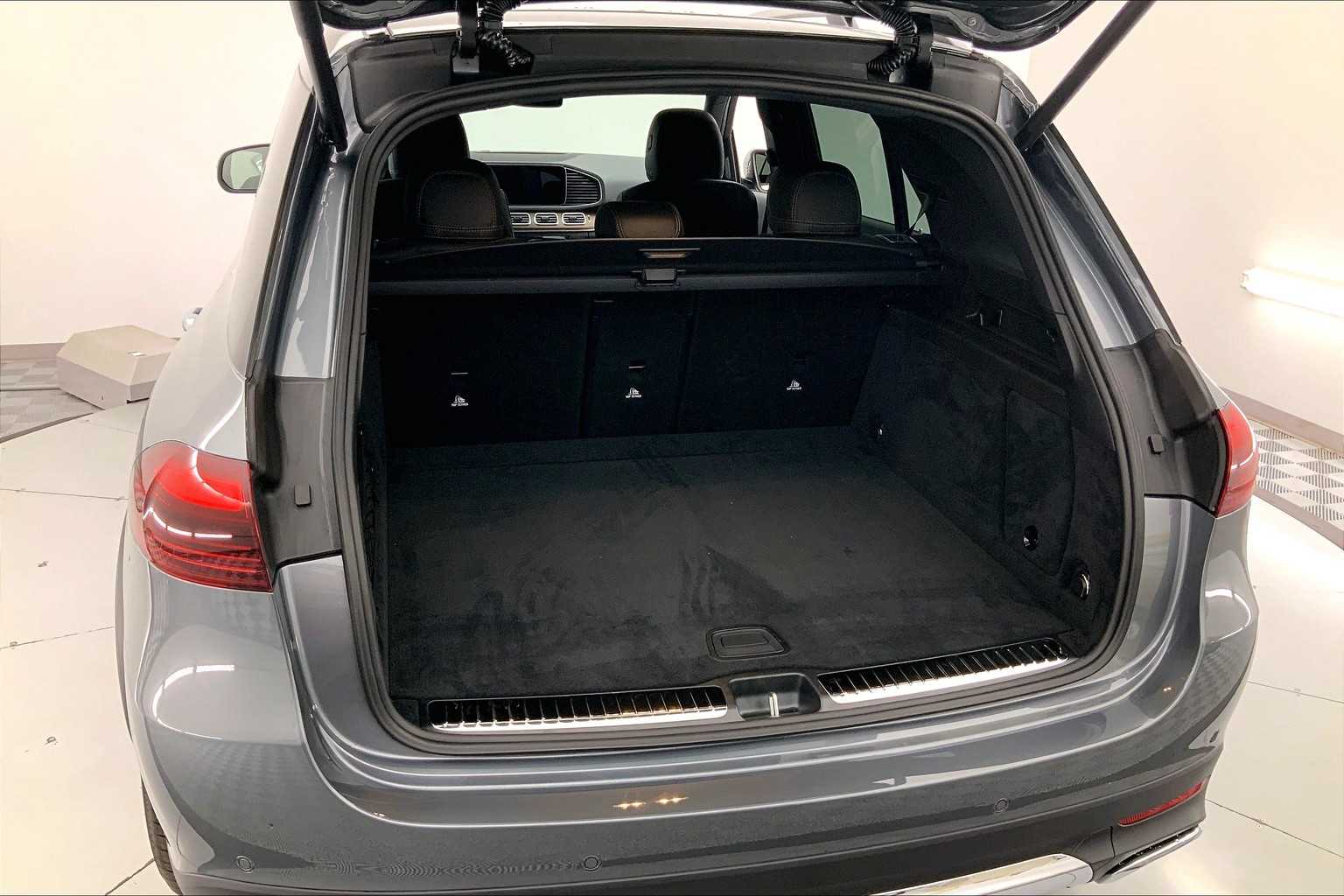 Thumbnail: 2026 Mercedes-Benz GLE - 19