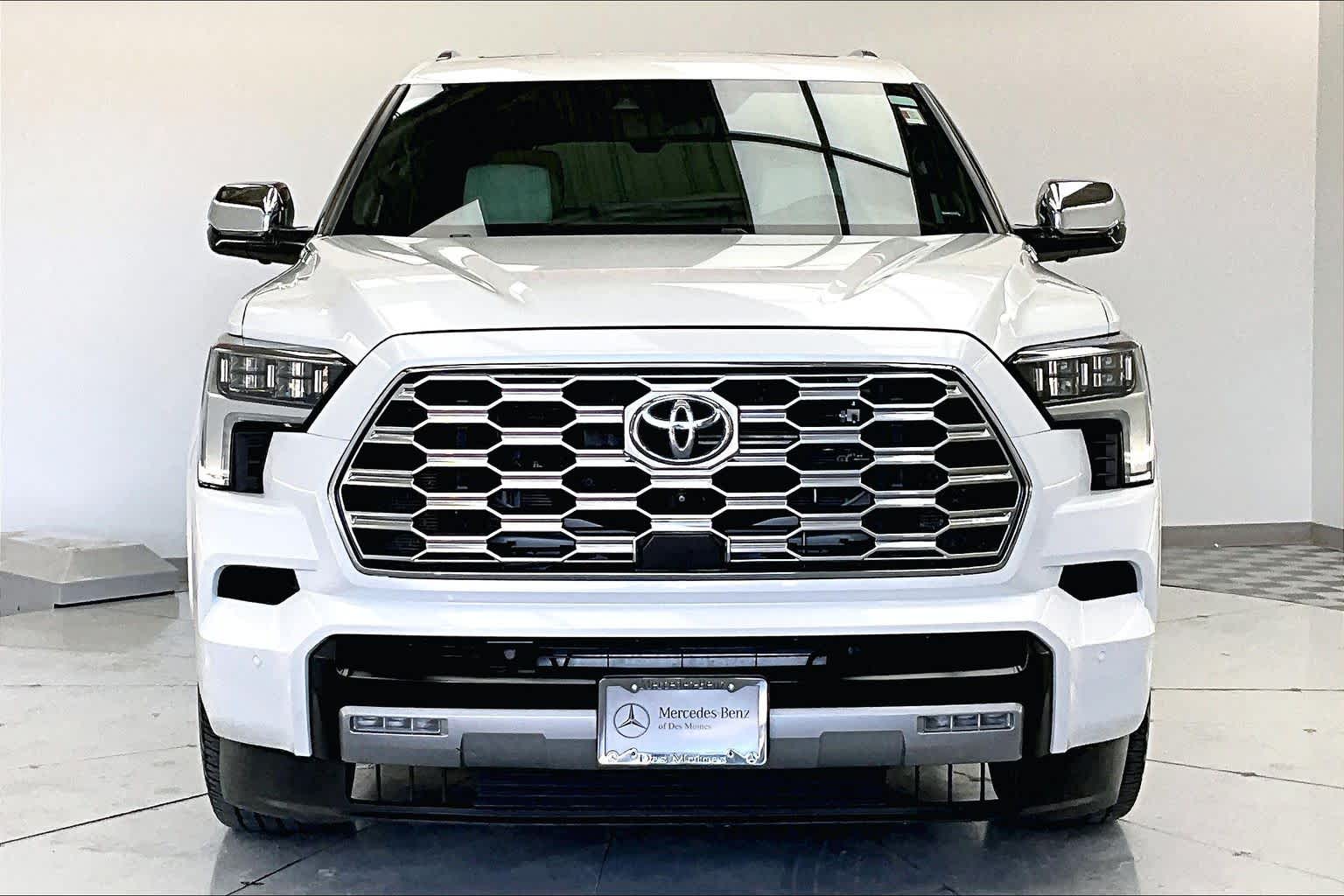 Thumbnail: 2023 Toyota Sequoia - 6