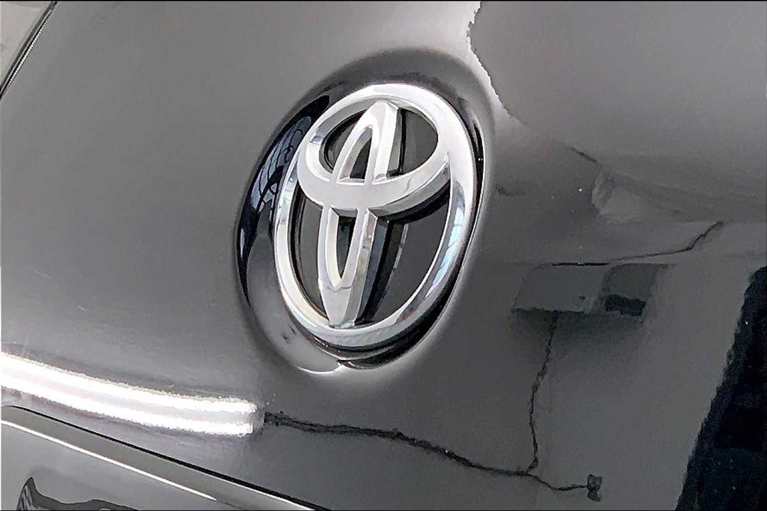 Thumbnail: 2015 Toyota Sienna - 7
