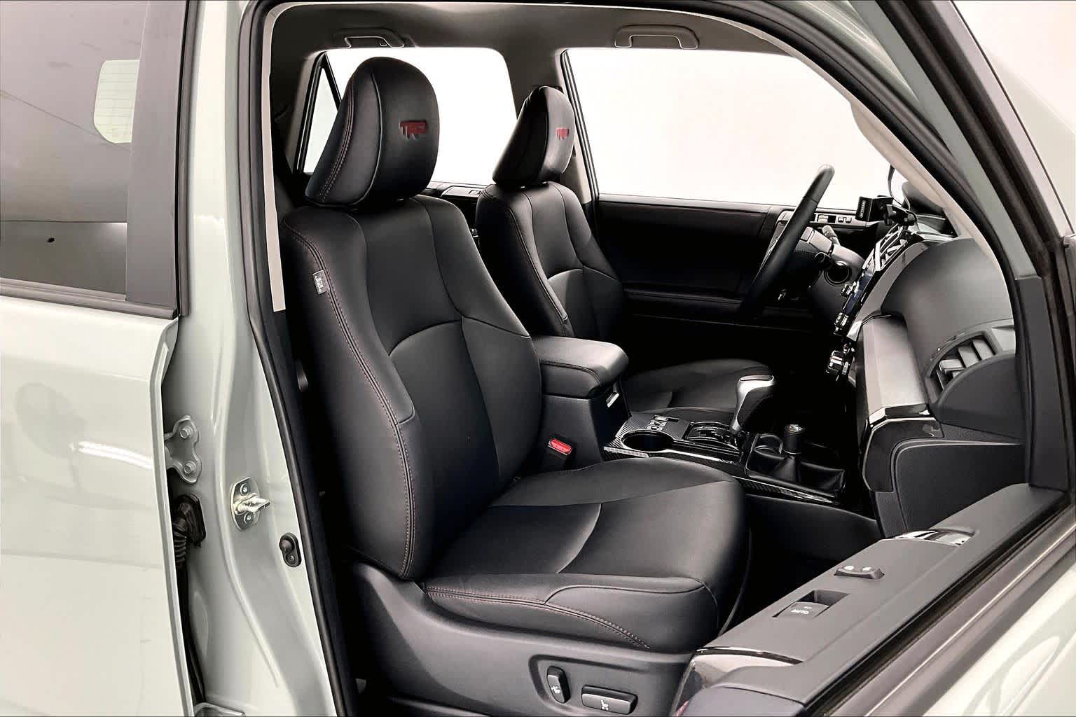 Thumbnail: 2022 Toyota 4Runner - 14