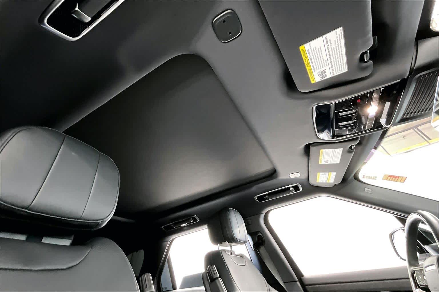 Thumbnail: 2023 Land Rover Range Rover Sport - 22