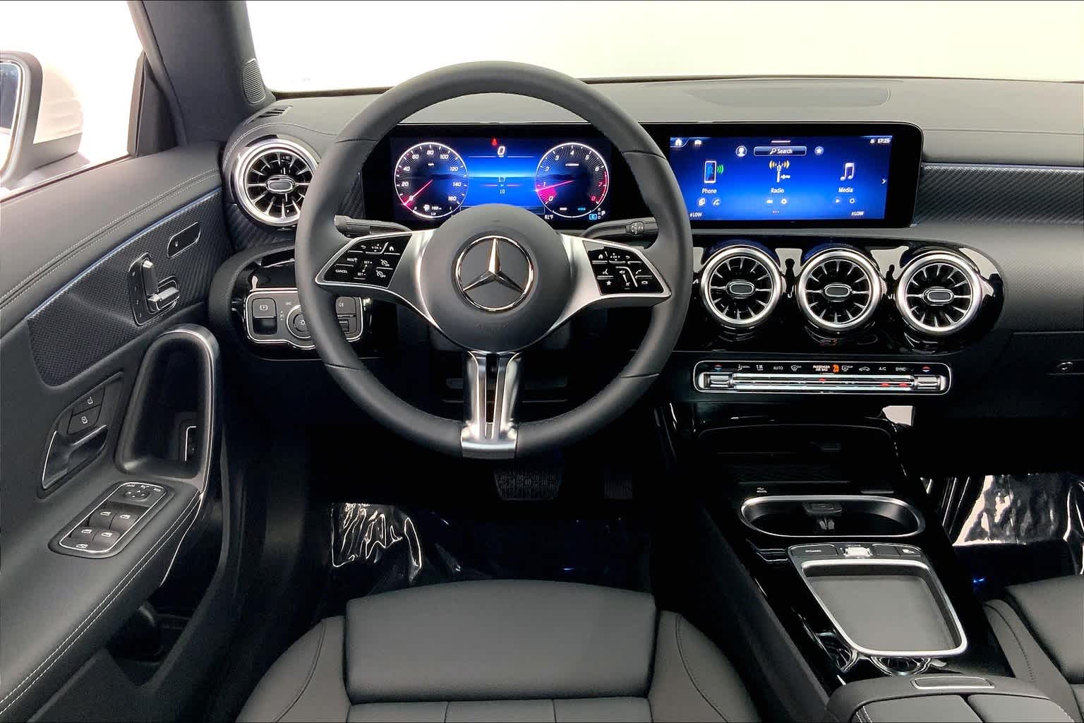 Thumbnail: 2025 Mercedes-Benz CLA - 15