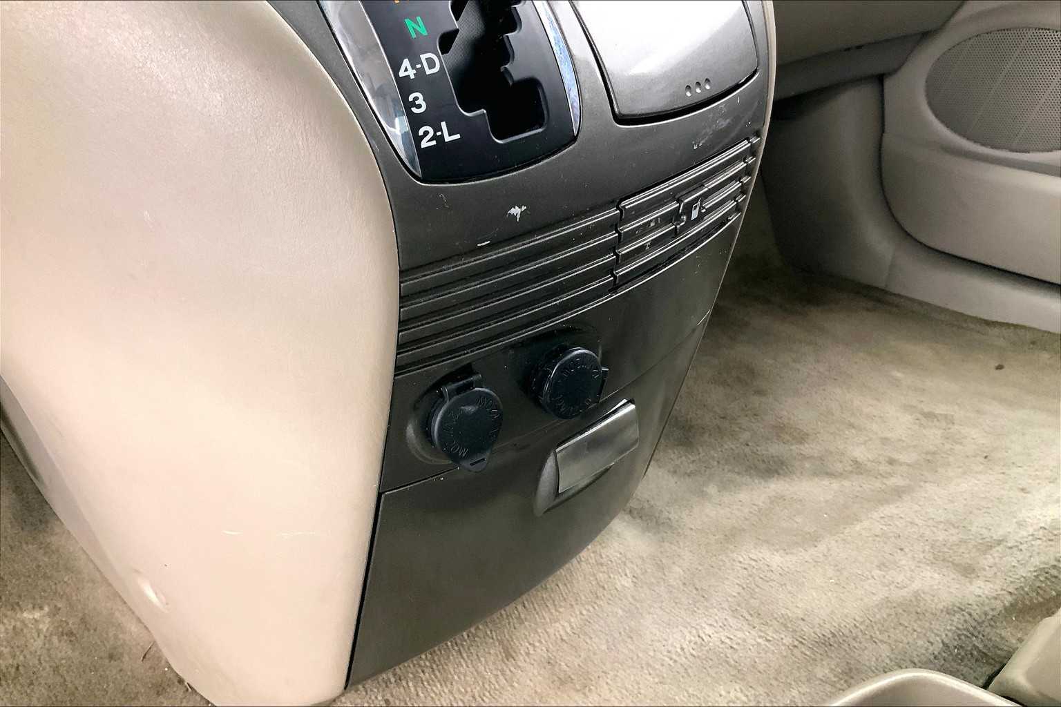 Thumbnail: 2006 Toyota Sienna - 25