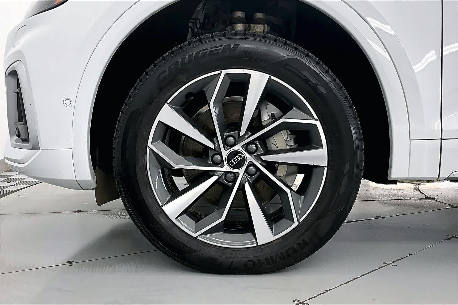 Thumbnail: 2023 Audi Q5 - 8