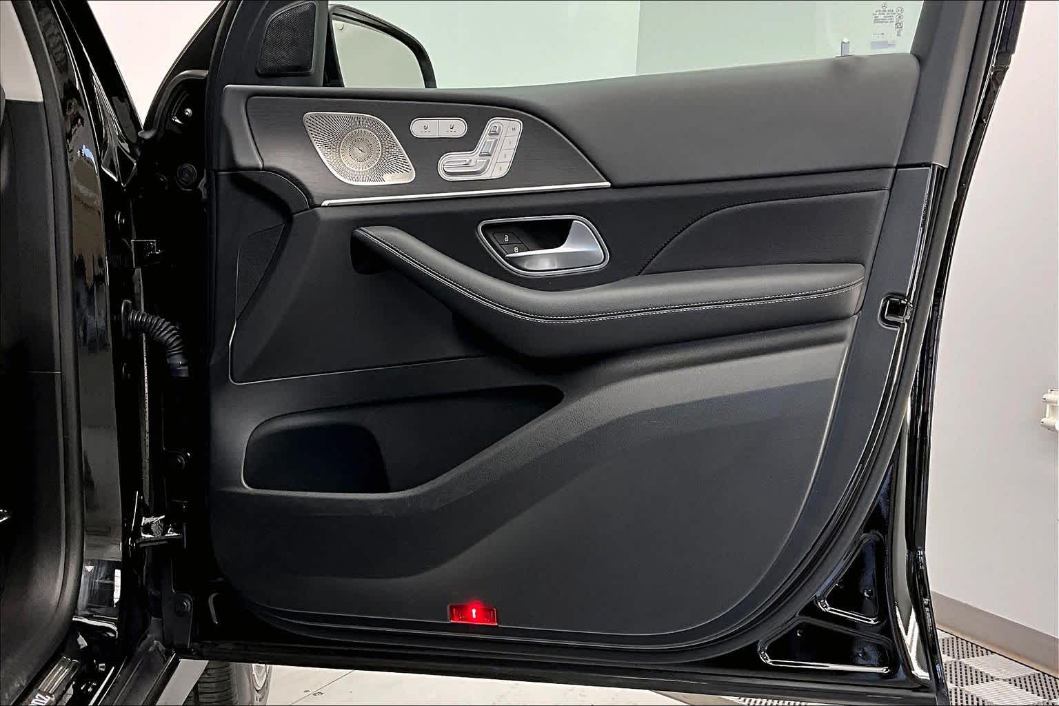 Thumbnail: 2024 Mercedes-Benz GLS - 24