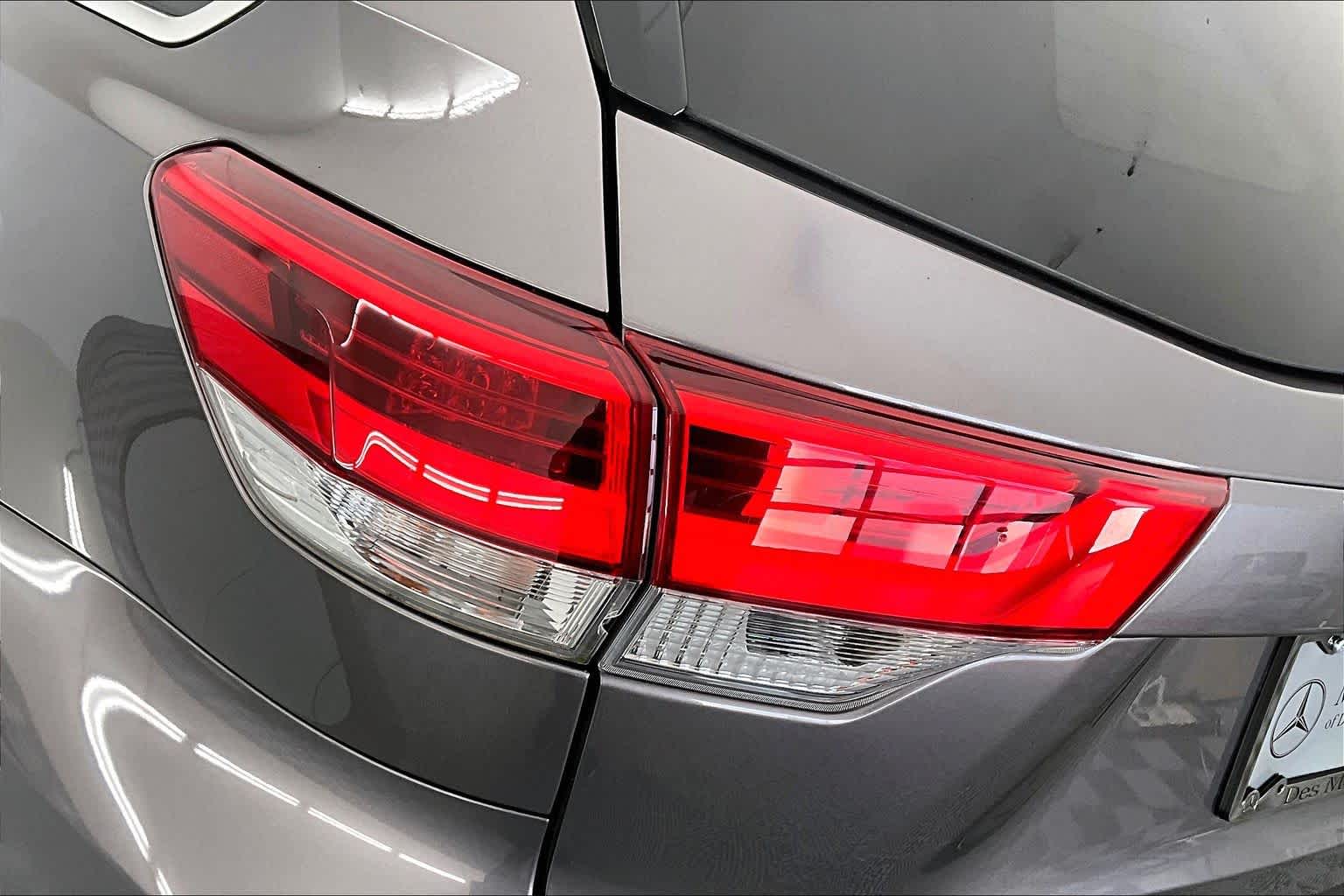 Thumbnail: 2019 Toyota Highlander - 25