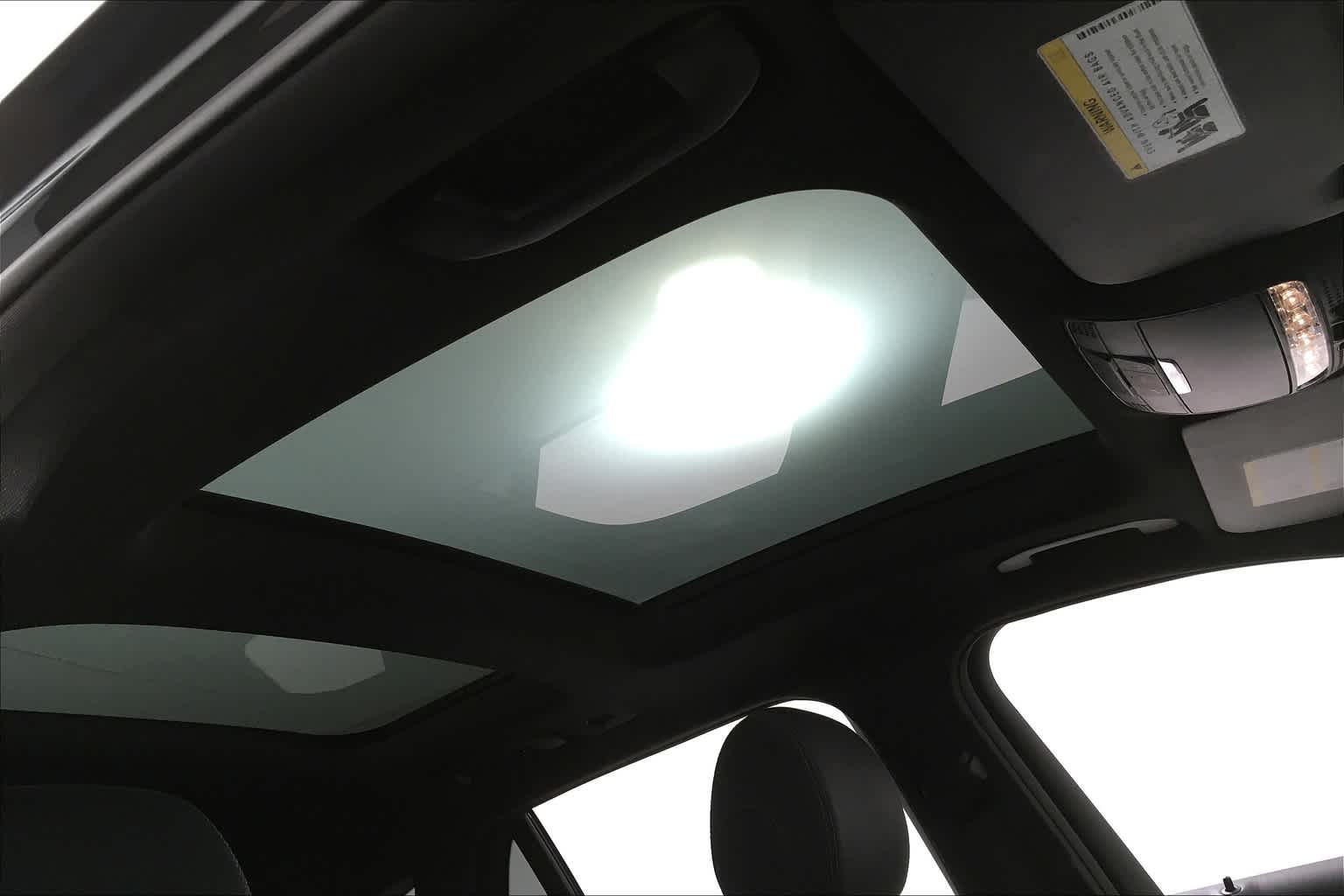 Thumbnail: 2018 Mercedes-Benz GLC - 28