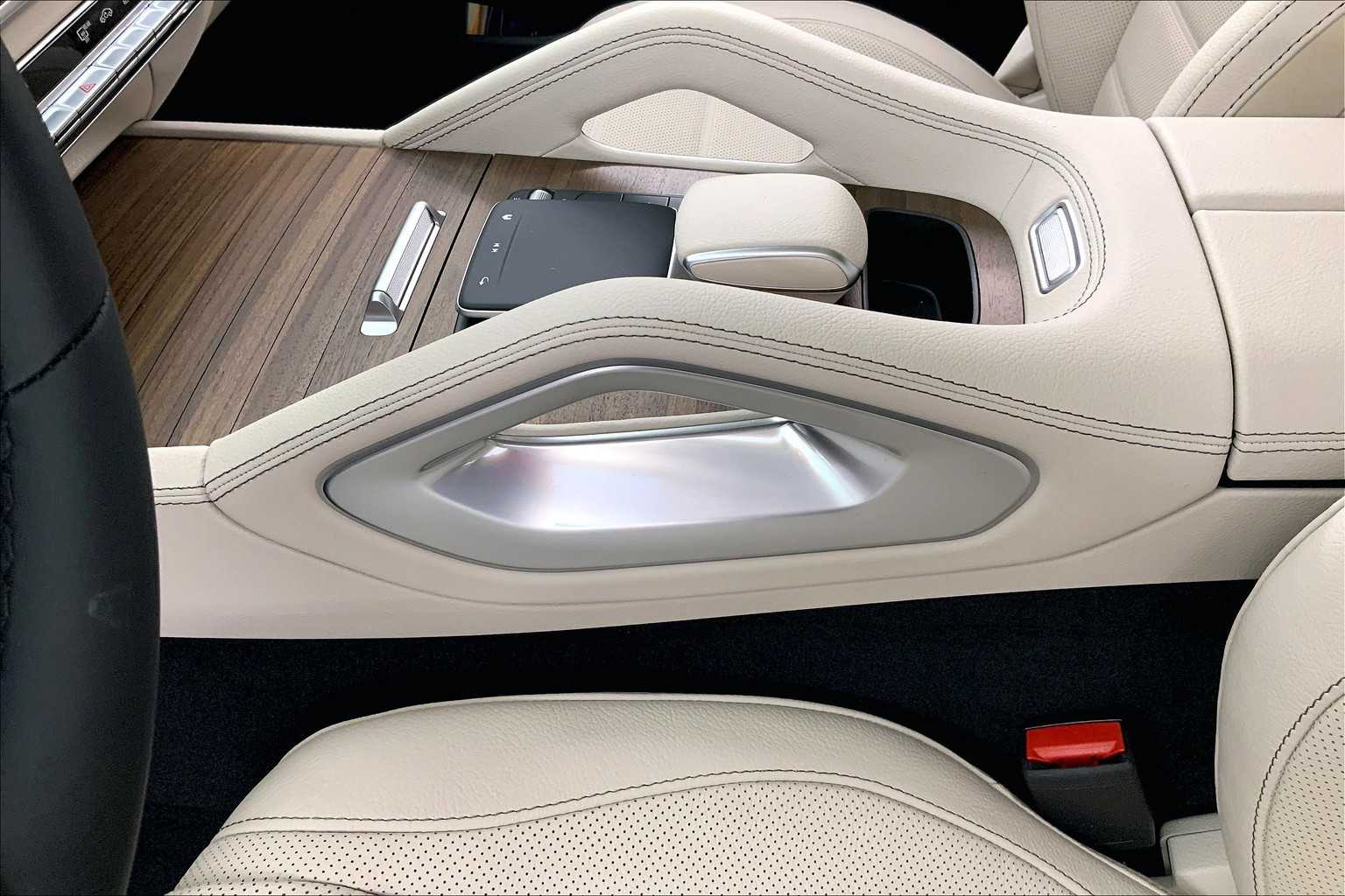 Thumbnail: 2026 Mercedes-Benz GLE - 17