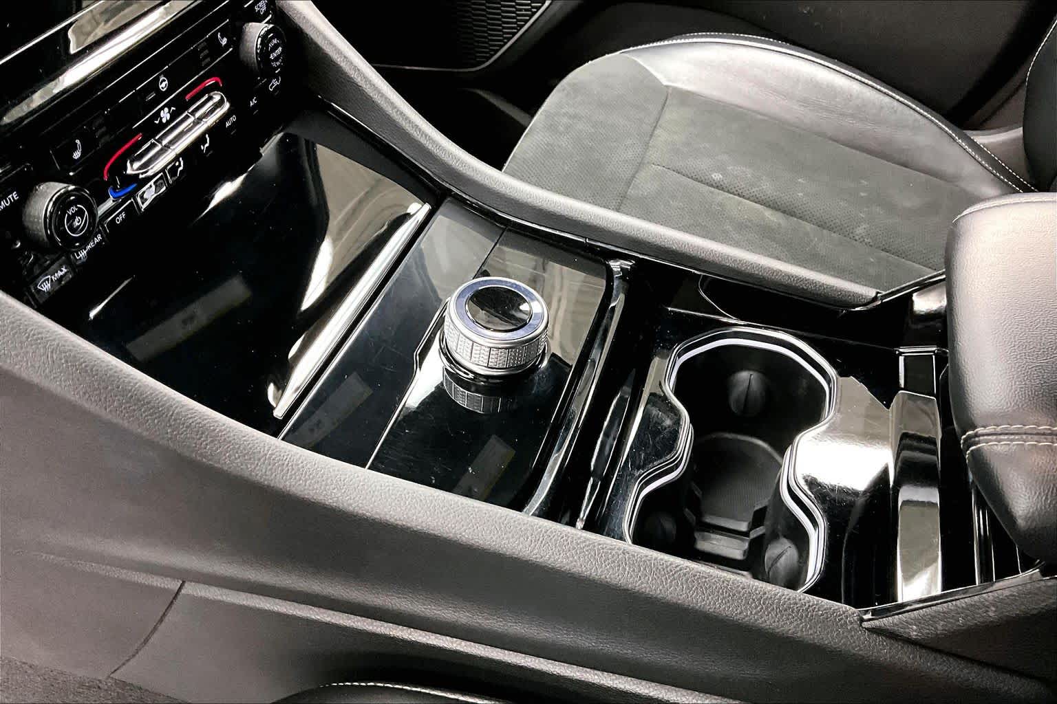 Thumbnail: 2021 Jeep Grand Cherokee L - 17